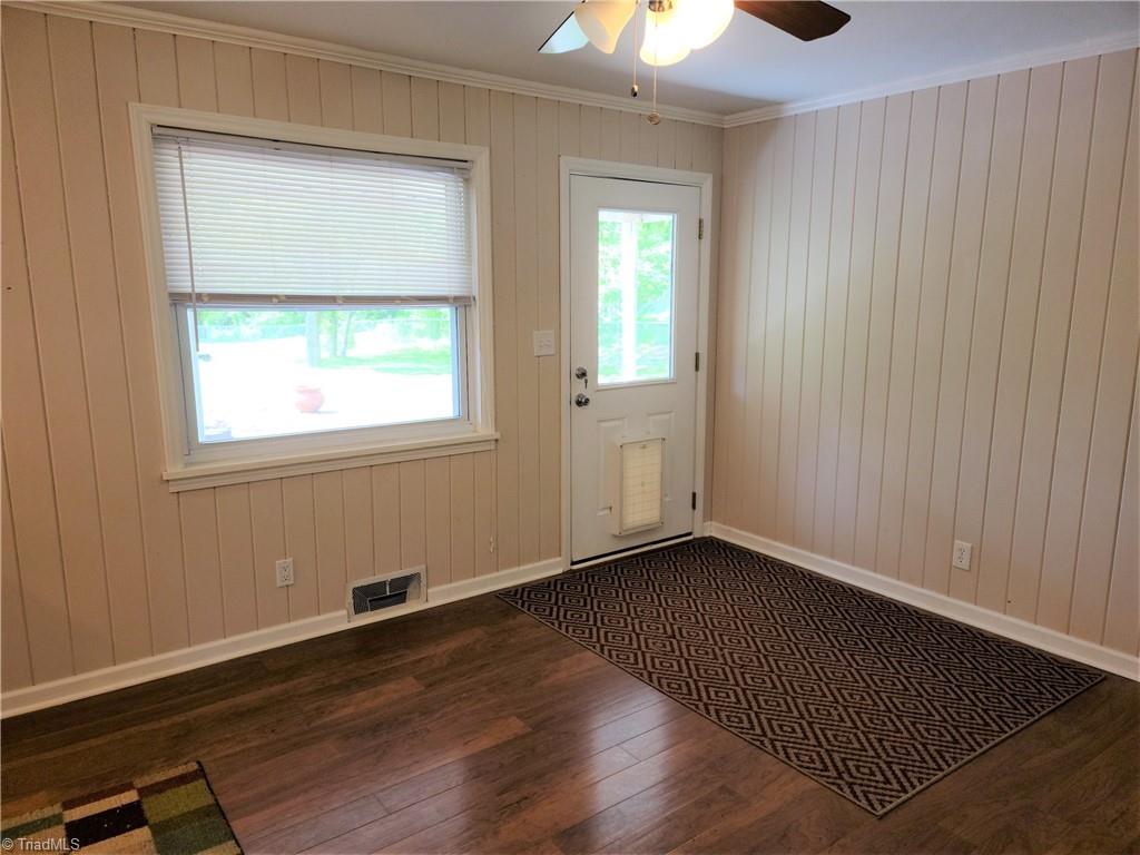 8074 Idols Road Clemmons, NC 27012 - Photo 6 of 21 Dining Room