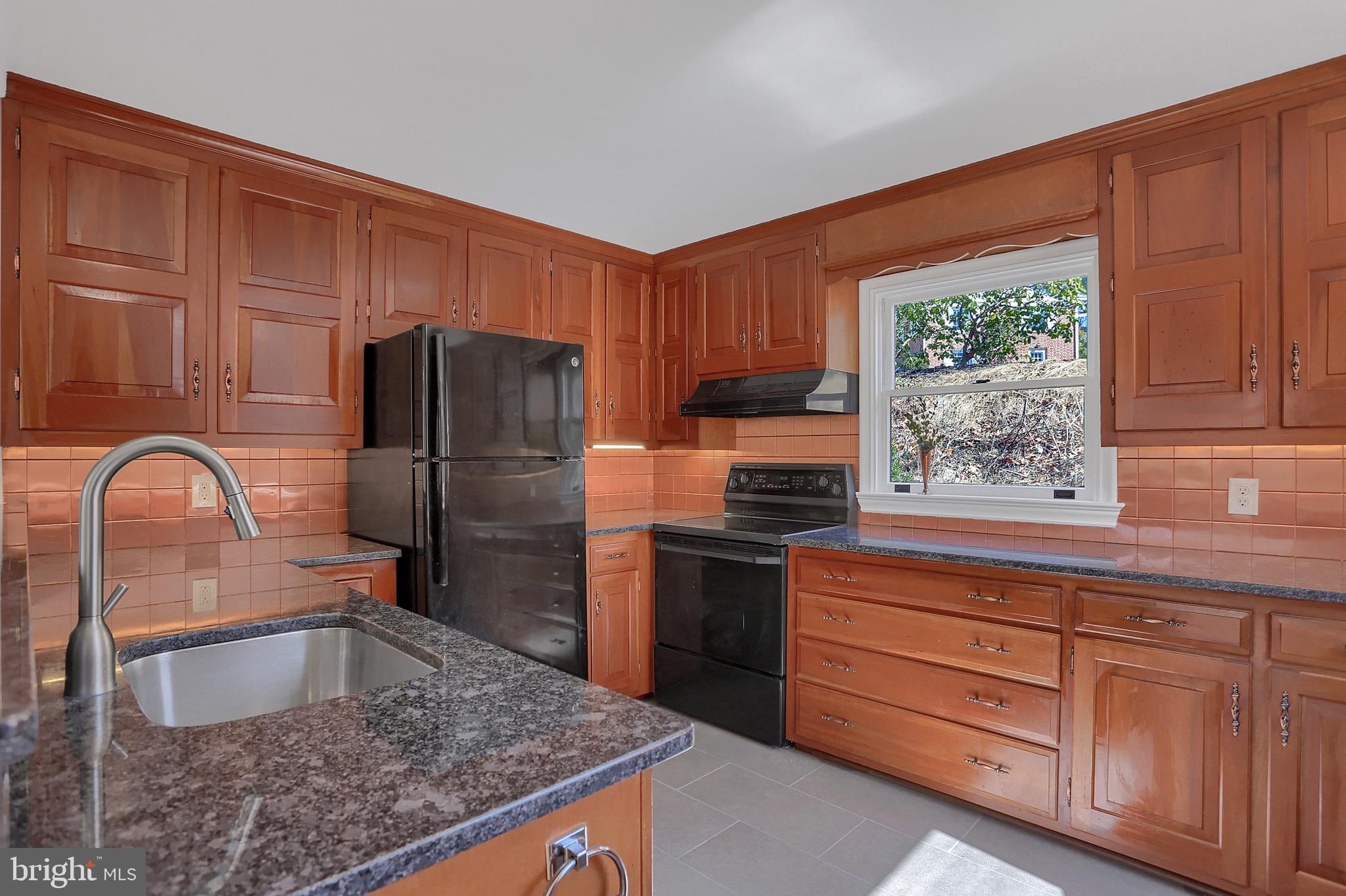 1148 Mill Mar Road Lancaster, PA 17601 - Photo 16 of 47 Kitchen