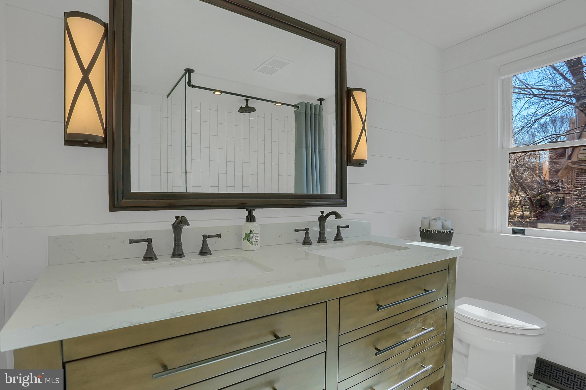 1148 Mill Mar Road Lancaster, PA 17601 - Photo 27 of 47 2nd floor full bath