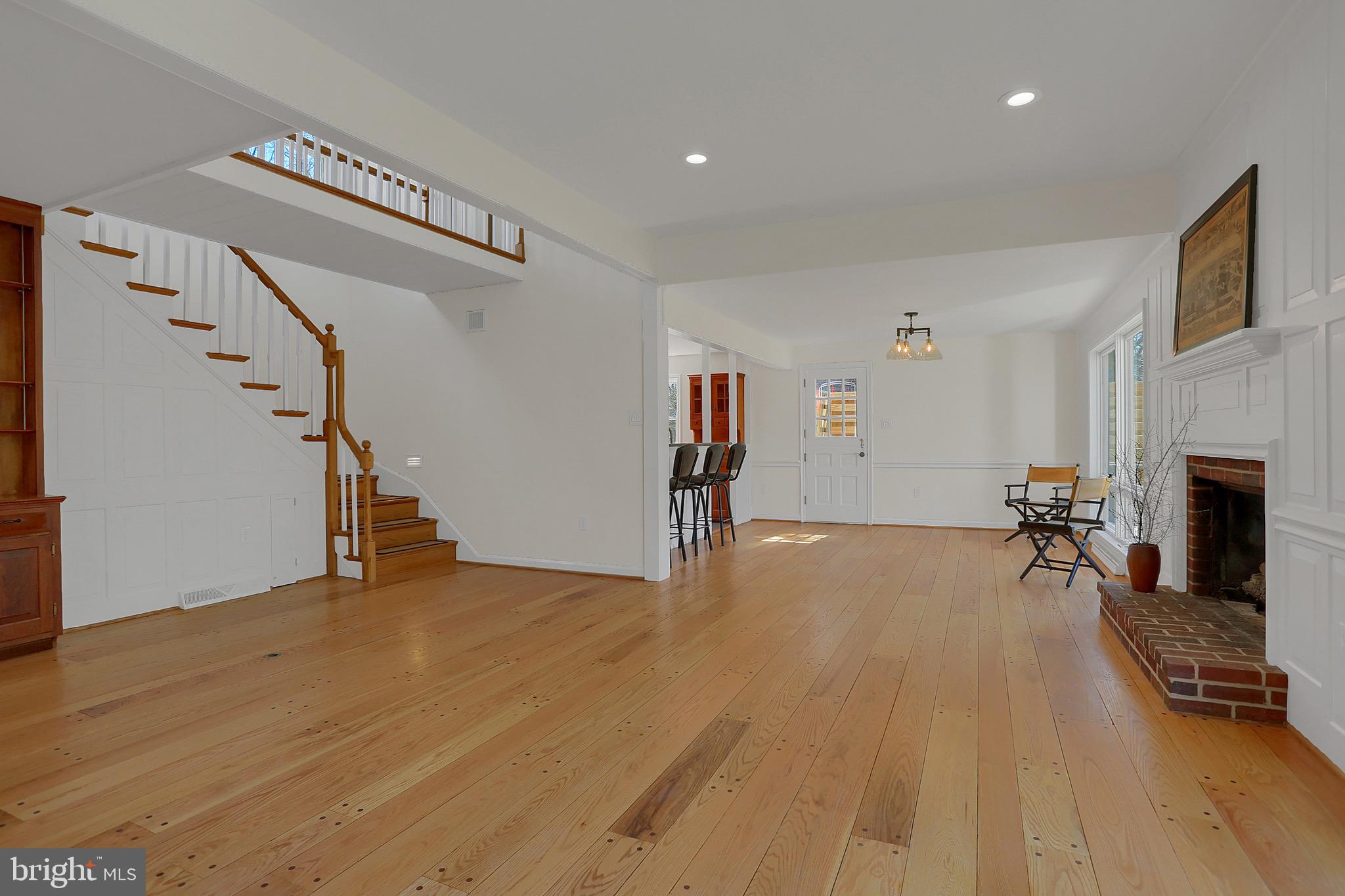 1148 Mill Mar Road Lancaster, PA 17601 - Photo 5 of 47 Living room