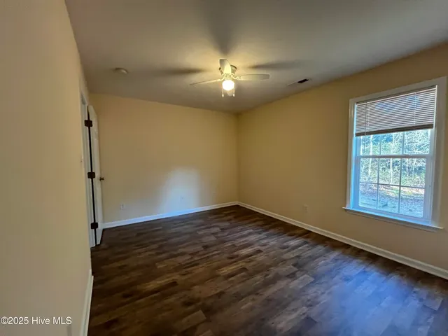 $1,400 | 5977 Burgaw Highway, Maple Hill, NC 28454