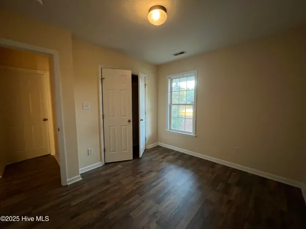 $1,400 | 5977 Burgaw Highway, Maple Hill, NC 28454