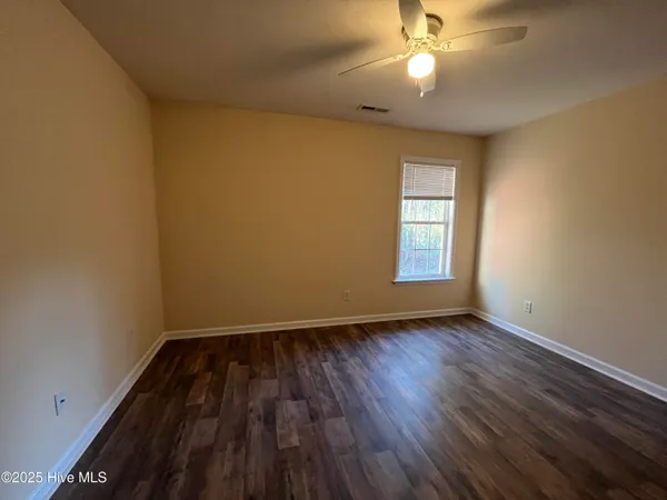 $1,400 | 5977 Burgaw Highway, Maple Hill, NC 28454