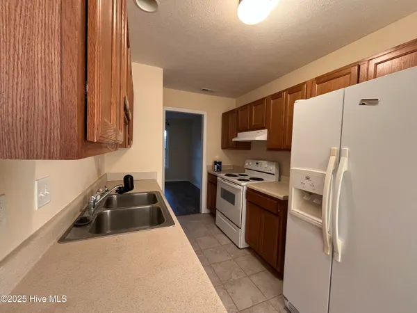 $1,400 | 5977 Burgaw Highway, Maple Hill, NC 28454