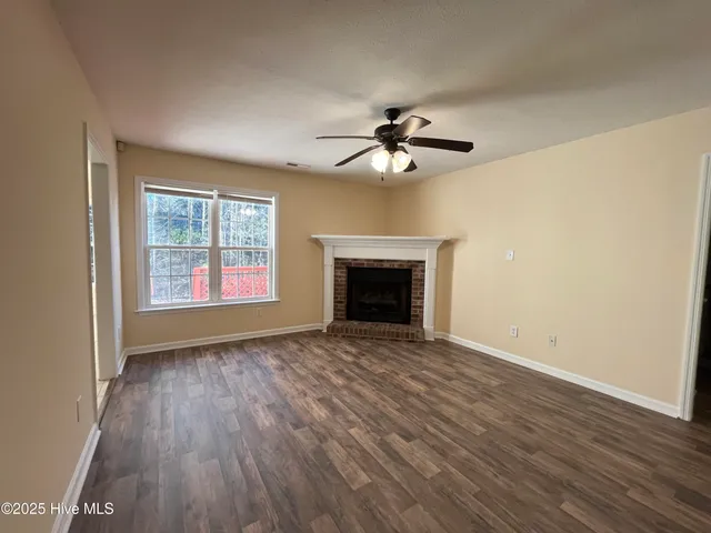 $1,400 | 5977 Burgaw Highway, Maple Hill, NC 28454