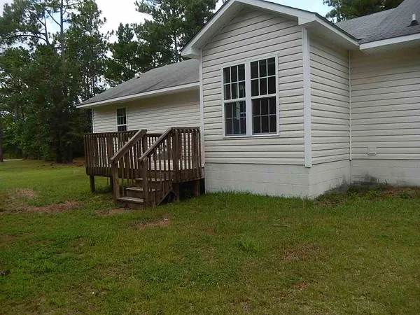 $1,400 | 5977 Burgaw Highway, Maple Hill, NC 28454