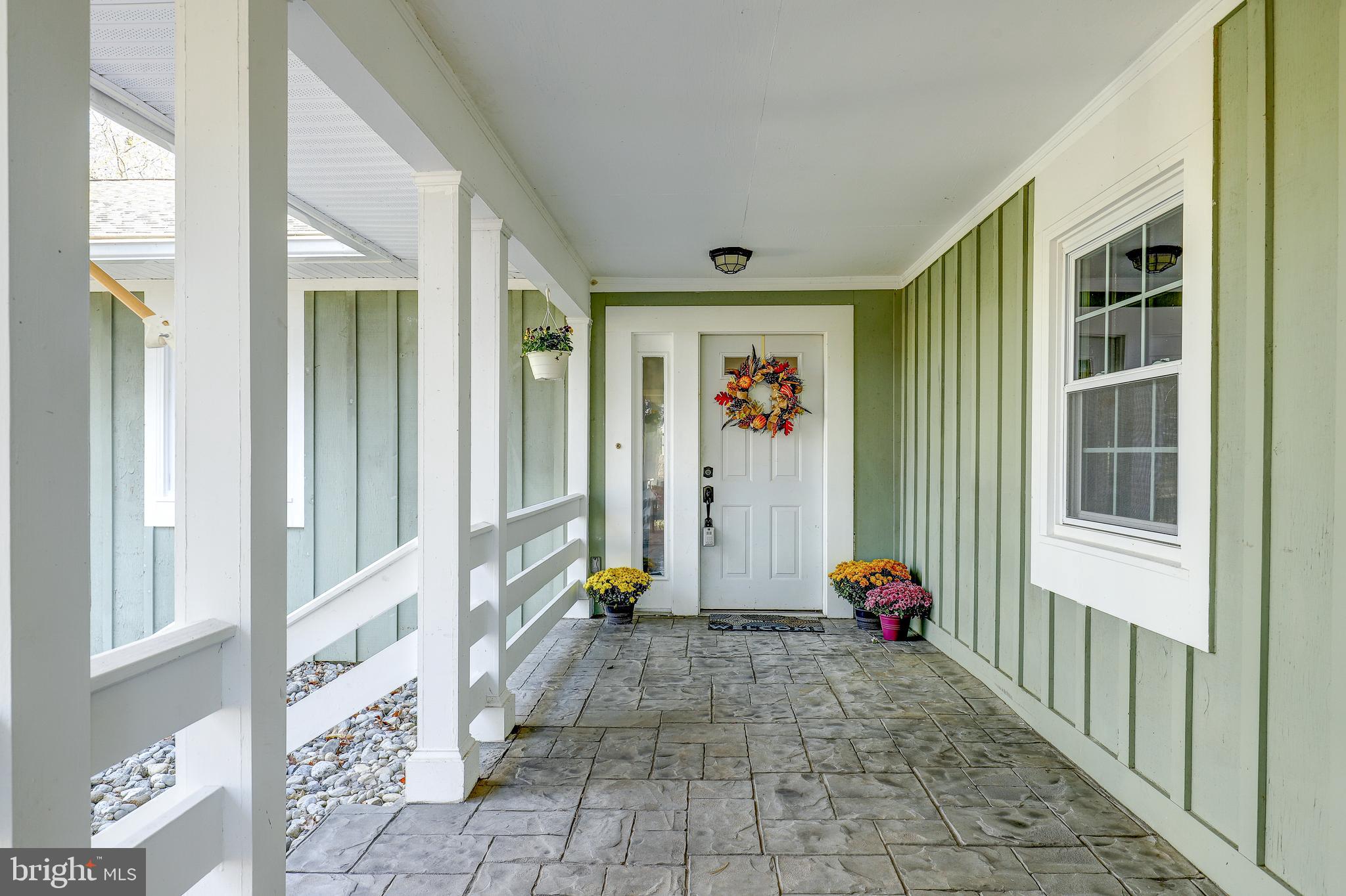 9271 Maidstone Road Delaplane, VA 20144 - Photo 6 of 49 Front Porch of Home