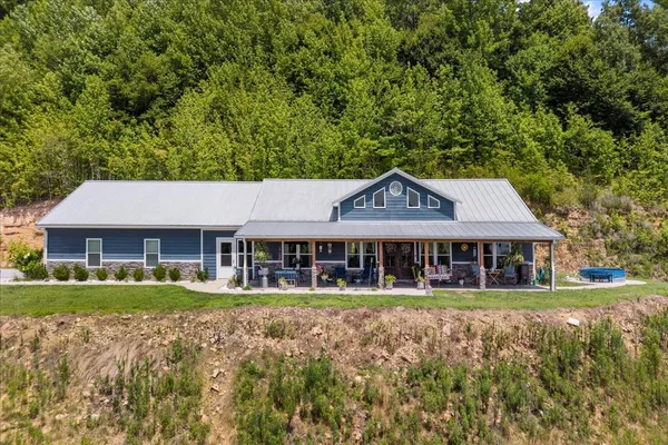 $899,900 | 1016 Pointe Of View Lane, Stewart, TN 37175