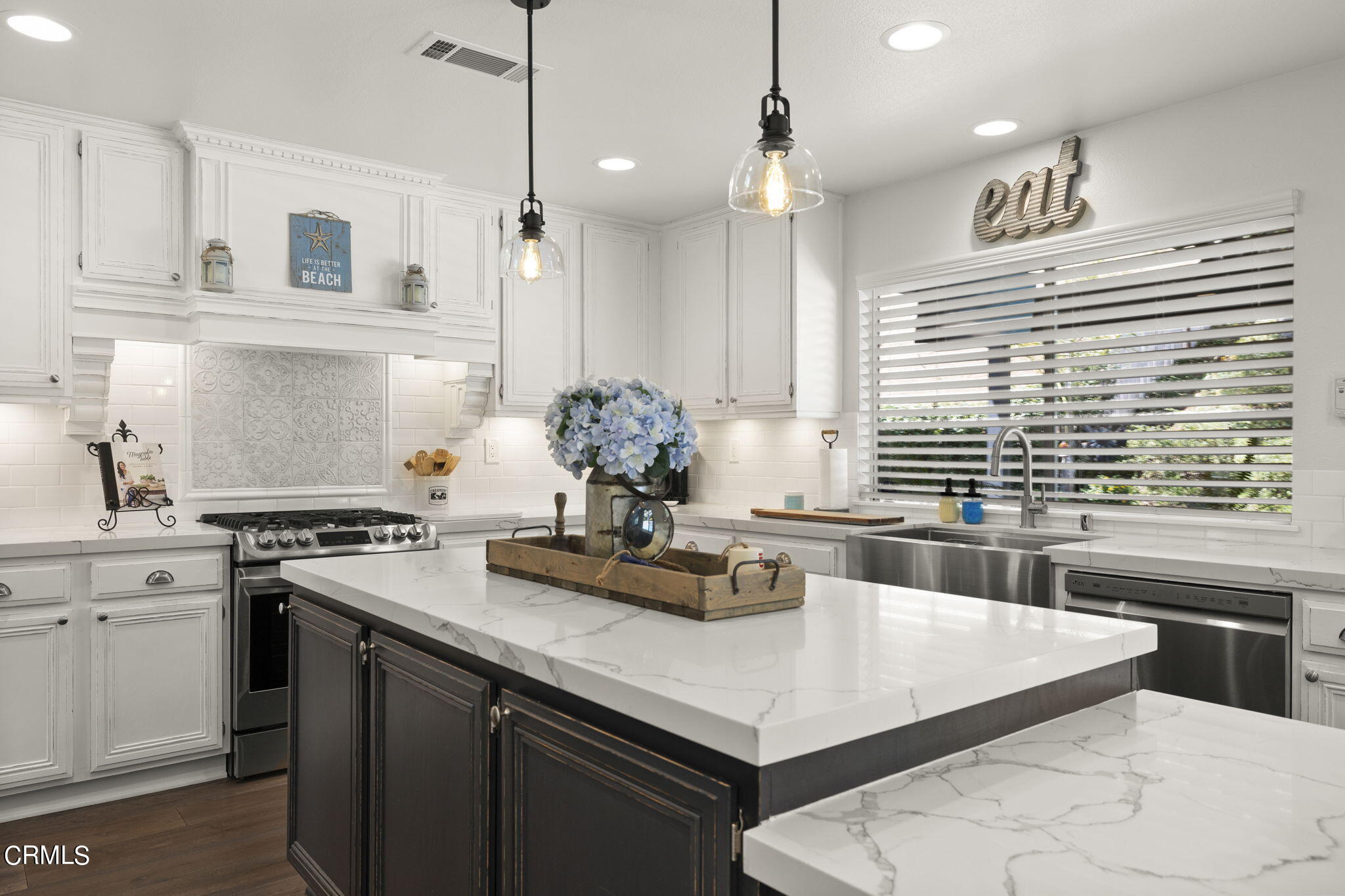 32807 Ridge Top Lane Castaic, CA 91384 - Photo 14 of 67 Gorgeous Kitchen