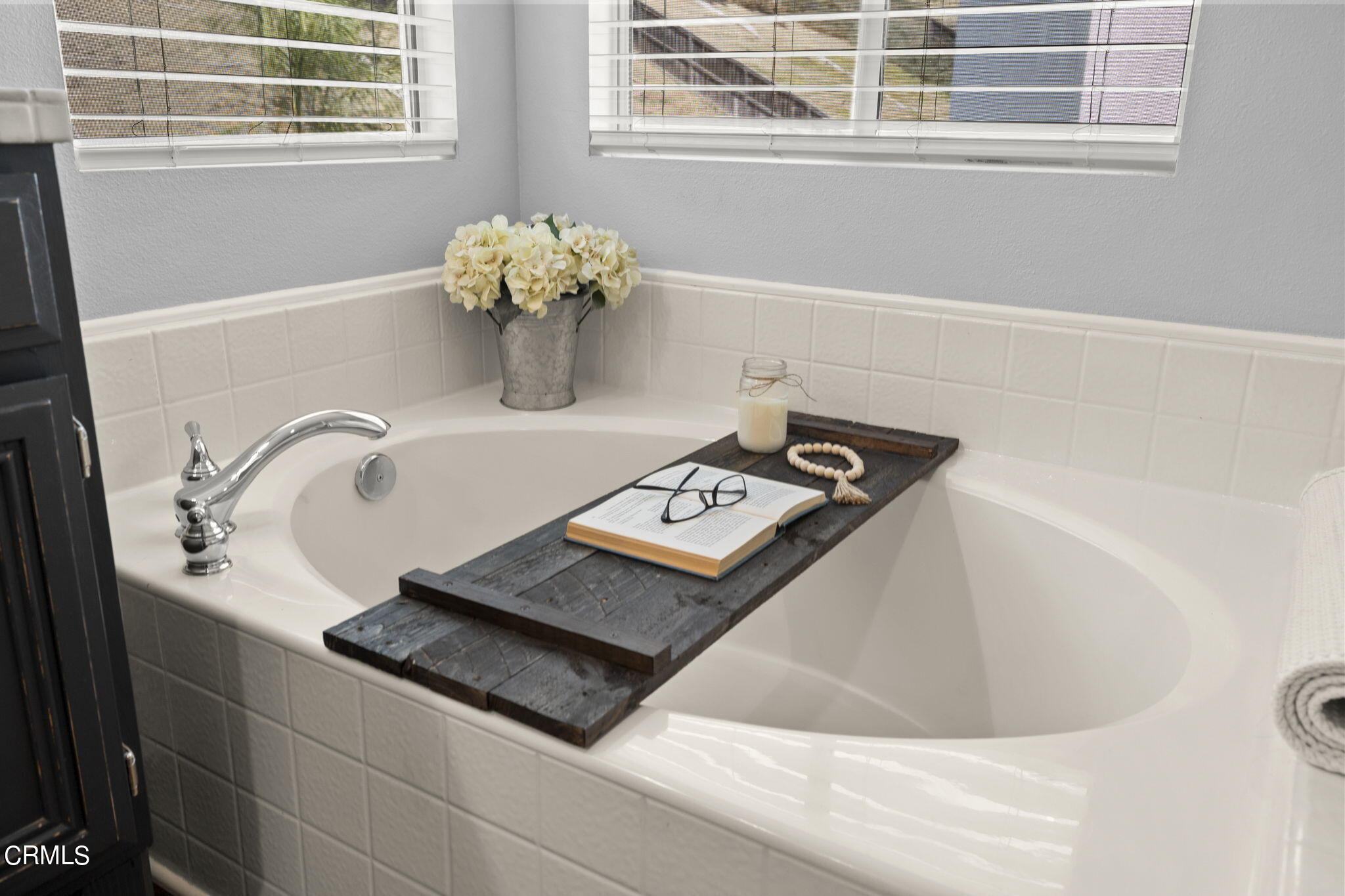 32807 Ridge Top Lane Castaic, CA 91384 - Photo 36 of 67 Separate Tub