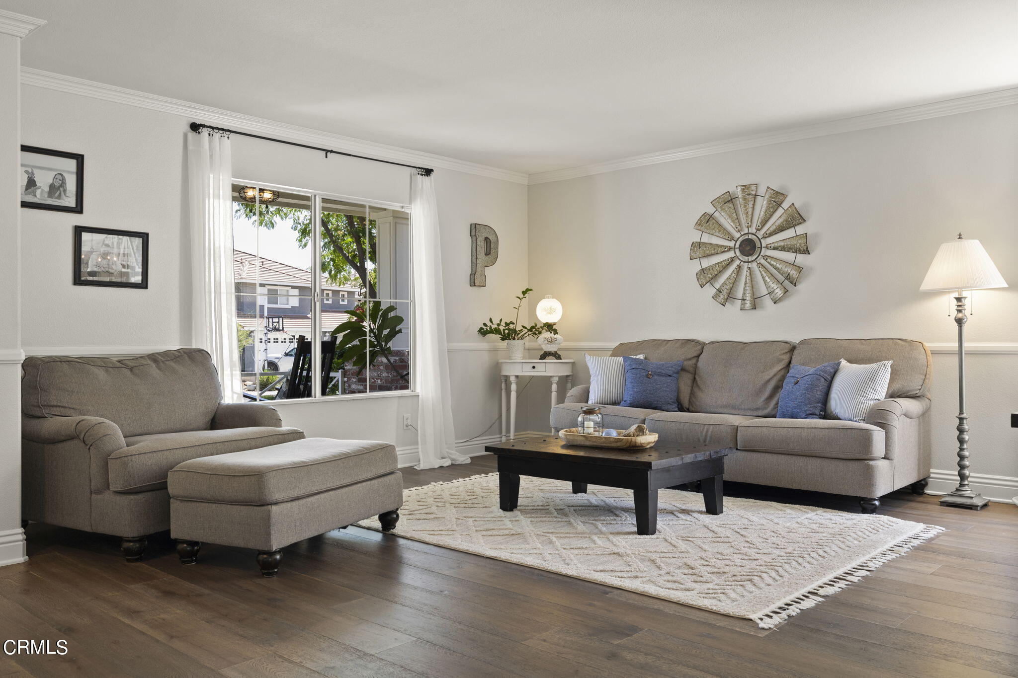 32807 Ridge Top Lane Castaic, CA 91384 - Photo 10 of 67 Formal Living Room