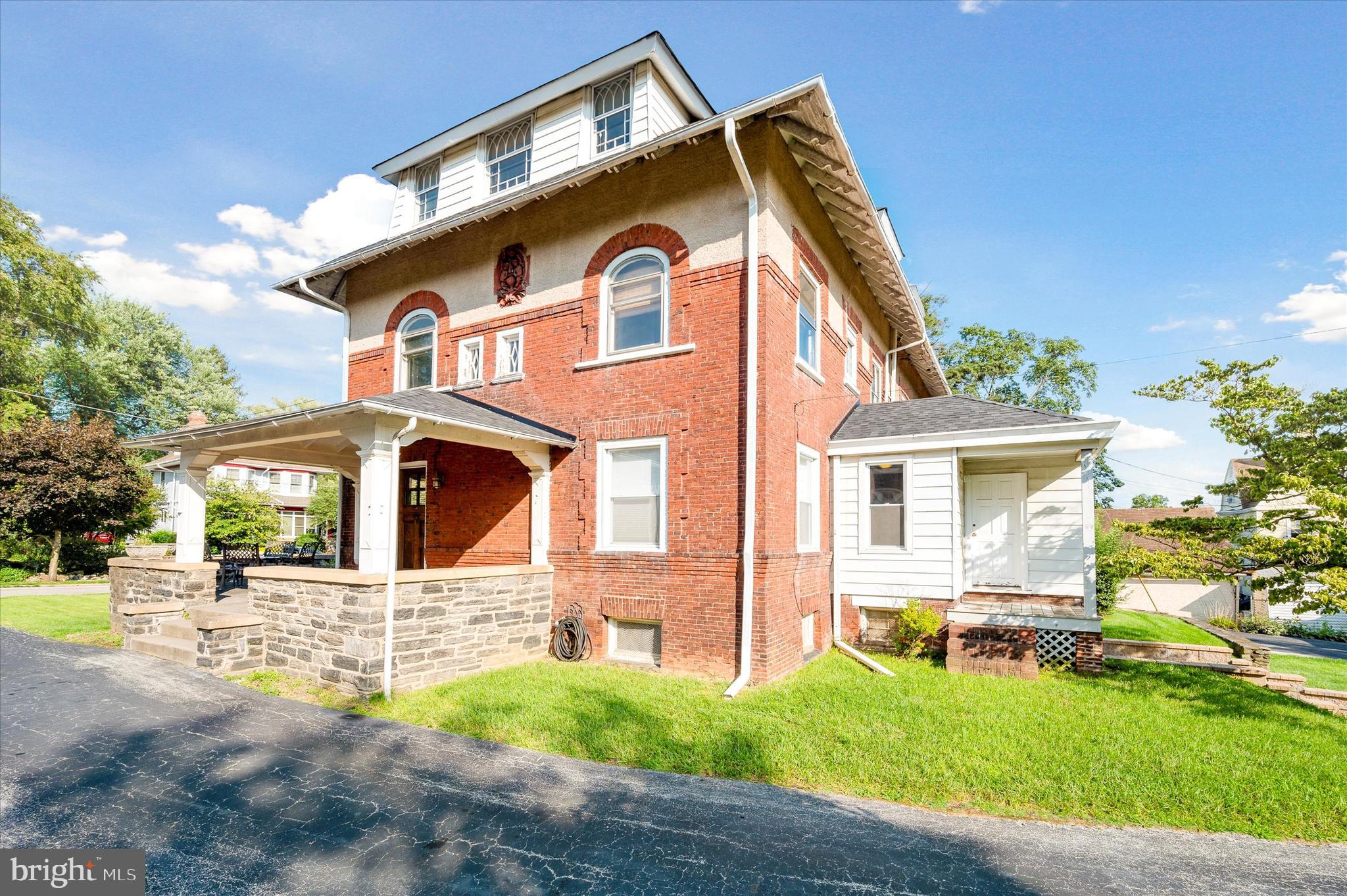 302 Lansdowne Road Havertown, PA 19083 - Photo 3 of 35