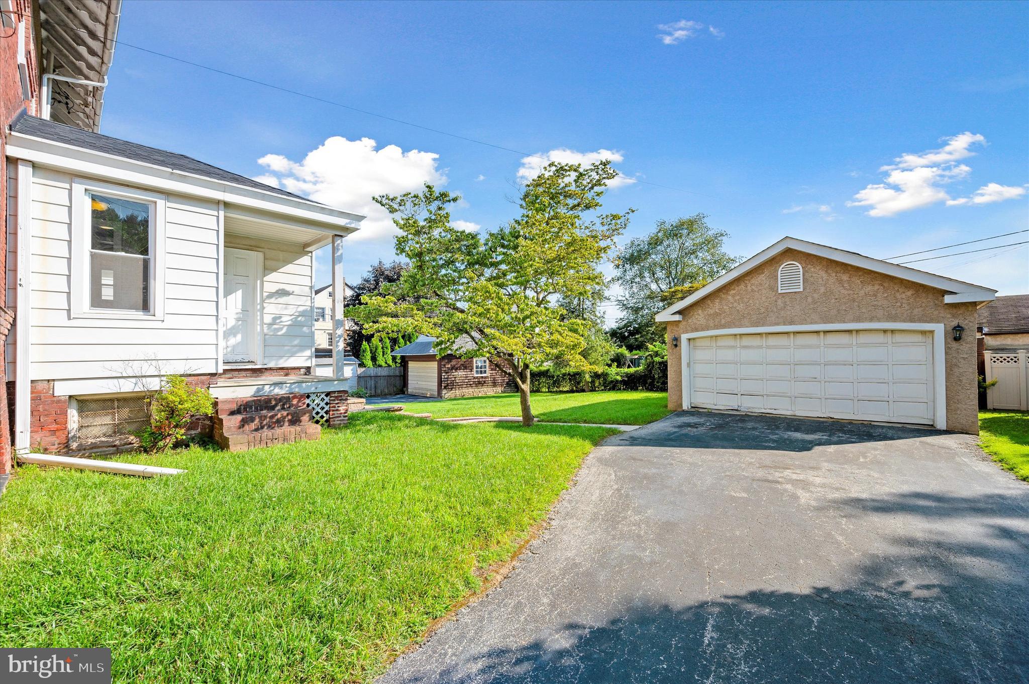 302 Lansdowne Road Havertown, PA 19083 - Photo 6 of 35