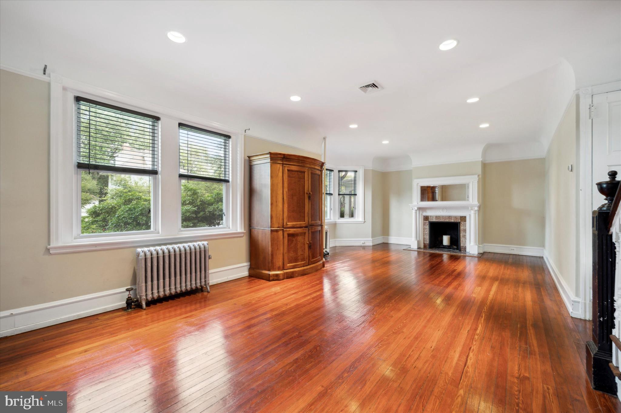 302 Lansdowne Road Havertown, PA 19083 - Photo 7 of 35