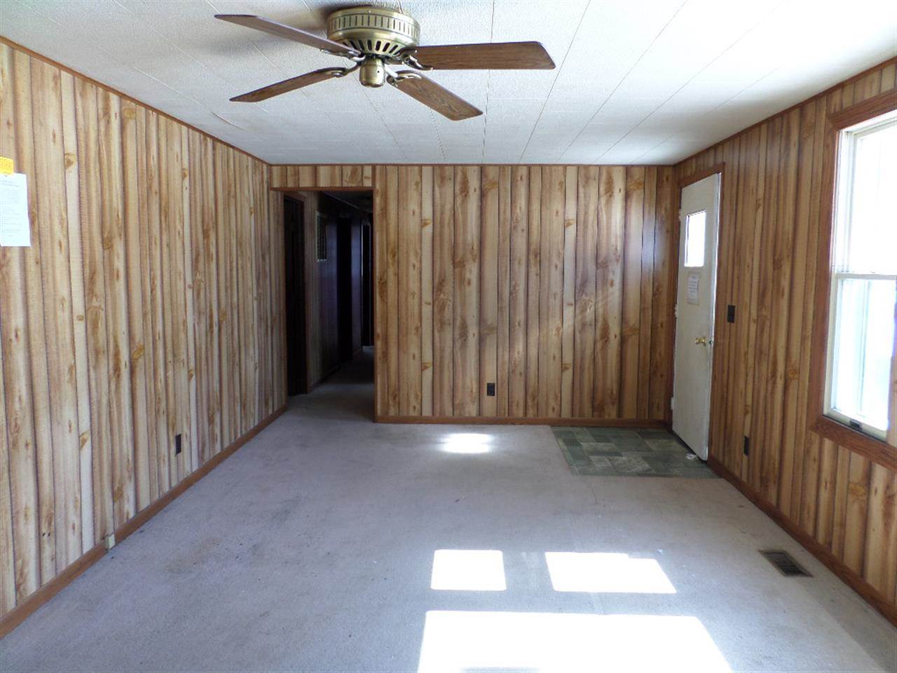 15427 Doris Road Bristol, IN 46507 - Photo 2 of 19 Gallery Image 2