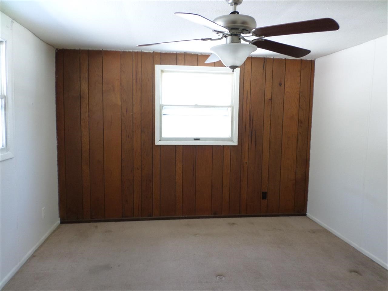 15427 Doris Road Bristol, IN 46507 - Photo 11 of 19 Gallery Image 11