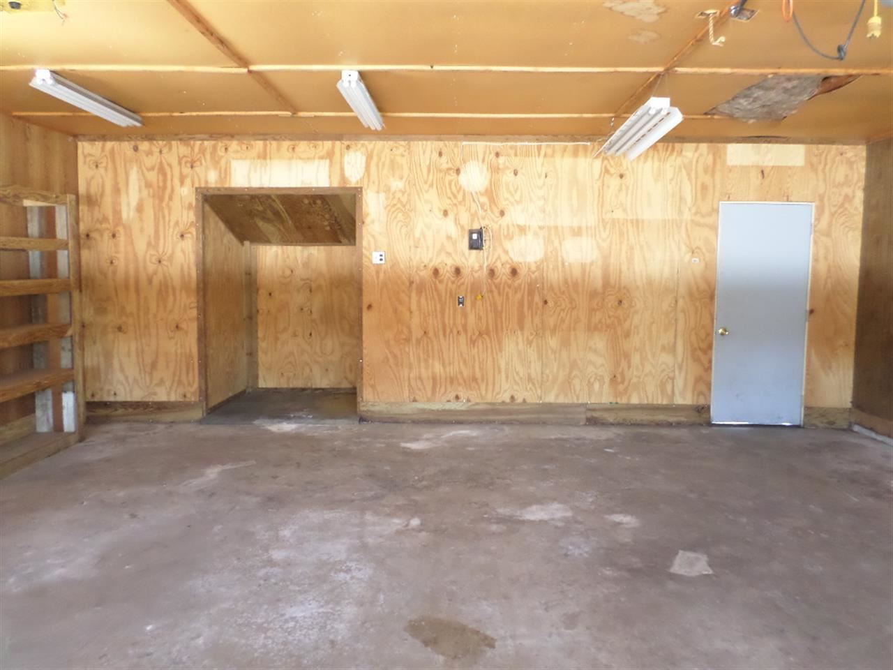 15427 Doris Road Bristol, IN 46507 - Photo 17 of 19 Gallery Image 17