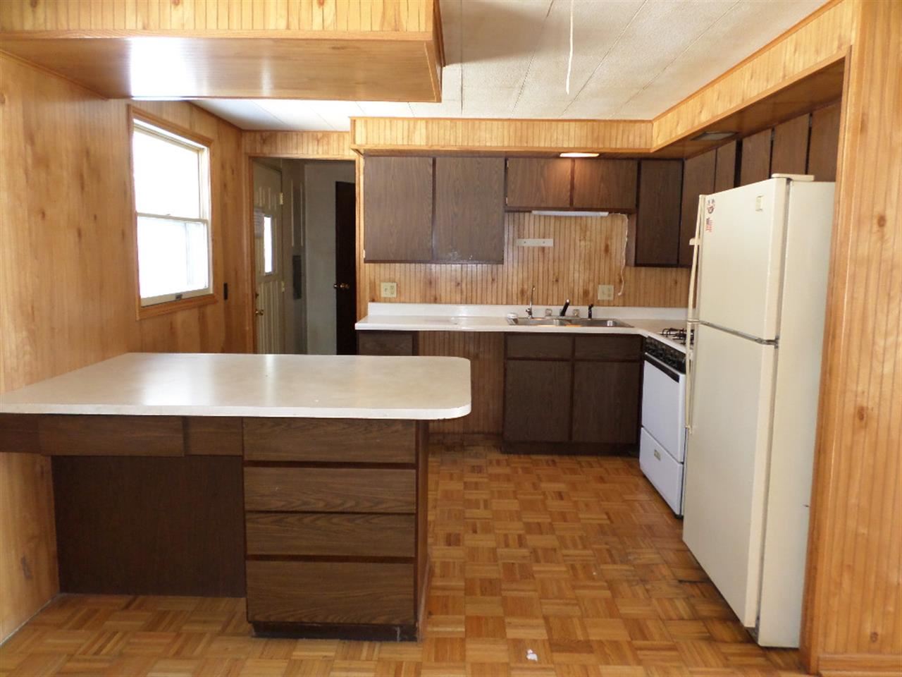 15427 Doris Road Bristol, IN 46507 - Photo 4 of 19 Gallery Image 4