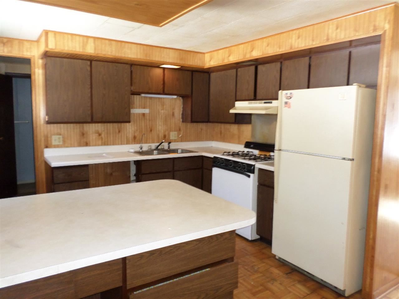 15427 Doris Road Bristol, IN 46507 - Photo 5 of 19 Gallery Image 5