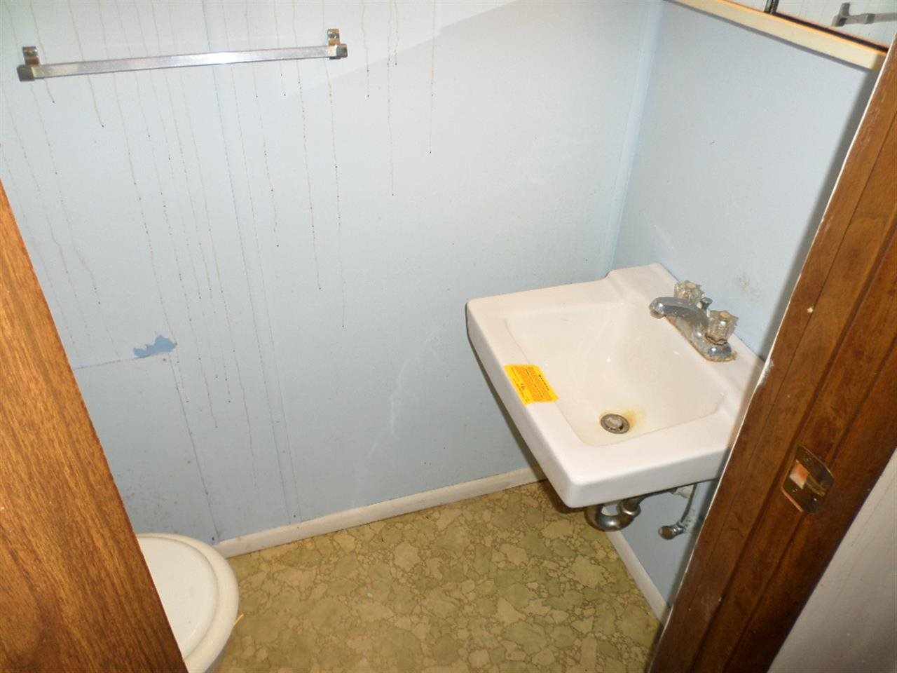 15427 Doris Road Bristol, IN 46507 - Photo 7 of 19 Gallery Image 7