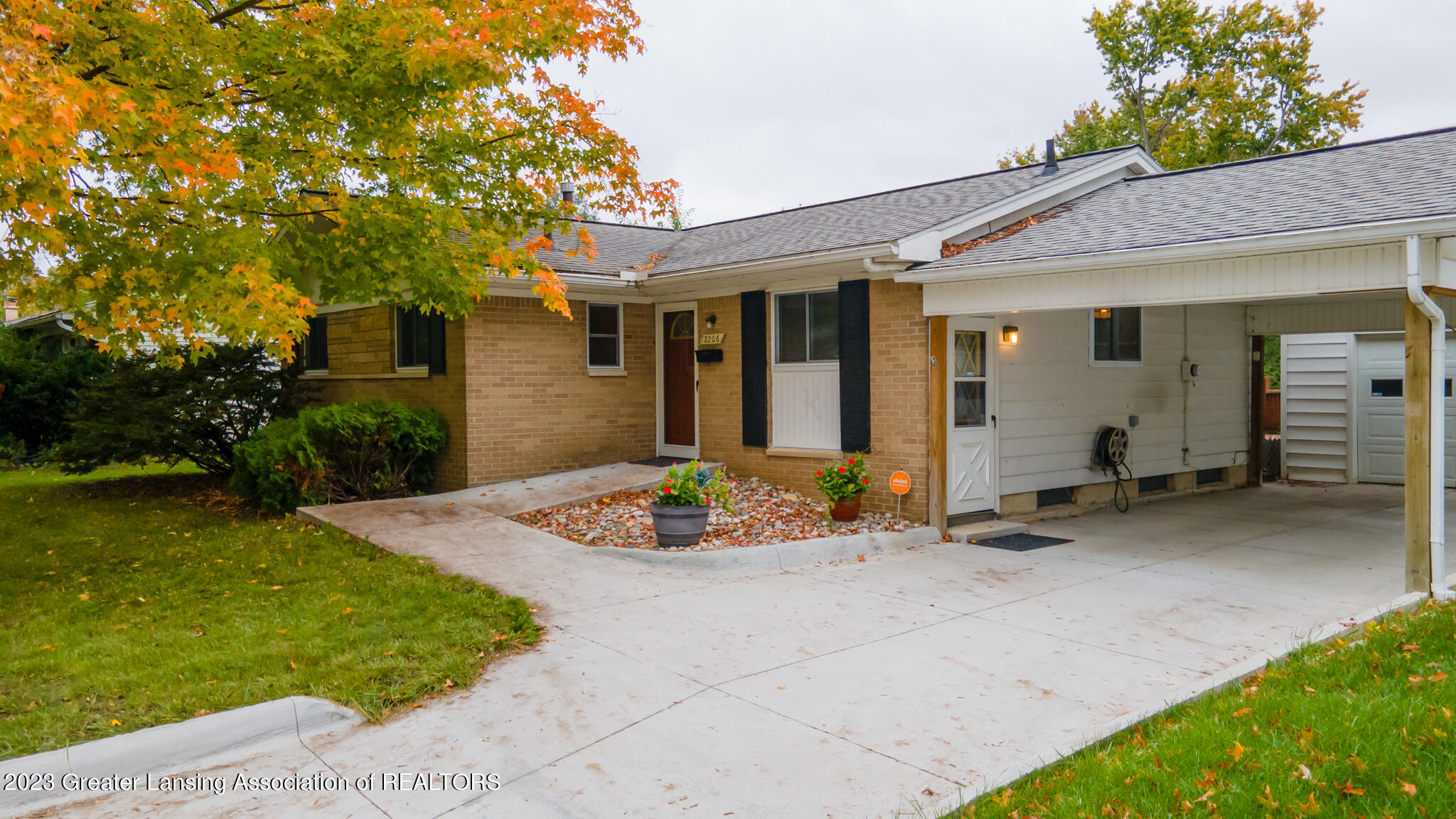3206 Reo Road Lansing, MI 48911 - Photo 3 of 23 3206REO03