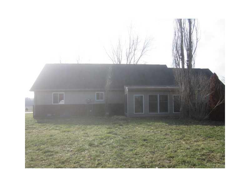 5562 Broyles Road Avon, IN 46123 - Photo 2 of 15 Gallery Image 2