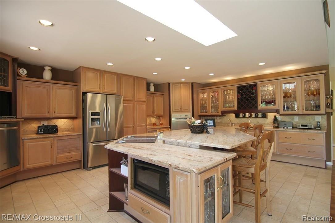47548 Denton Road Belleville, MI 48111 - Photo 6 of 27 jDenton Rd Kitchen 2.jpg