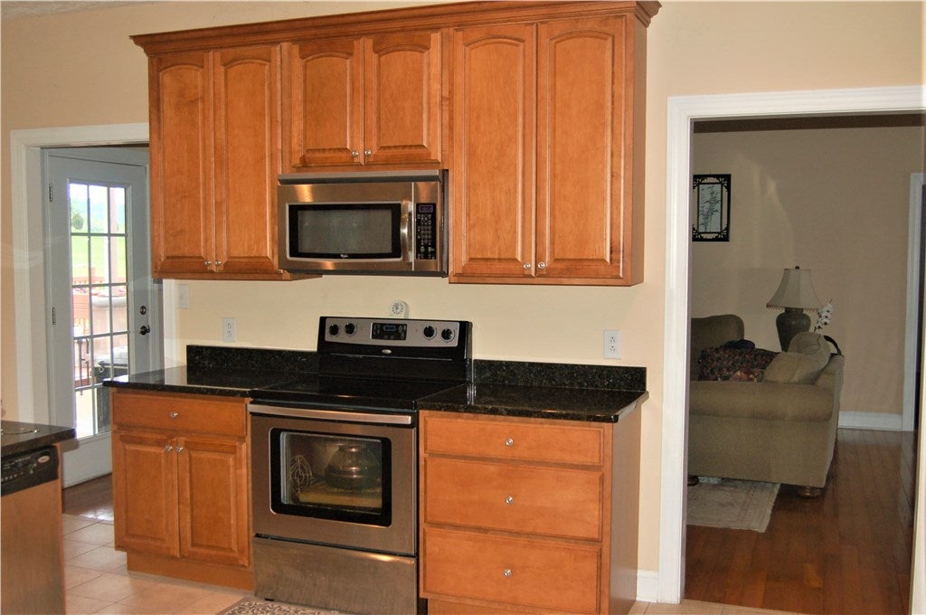 32518 Spring Crest Drive Glade Spring, VA 24340 - Photo 6 of 20 Gallery Image 6