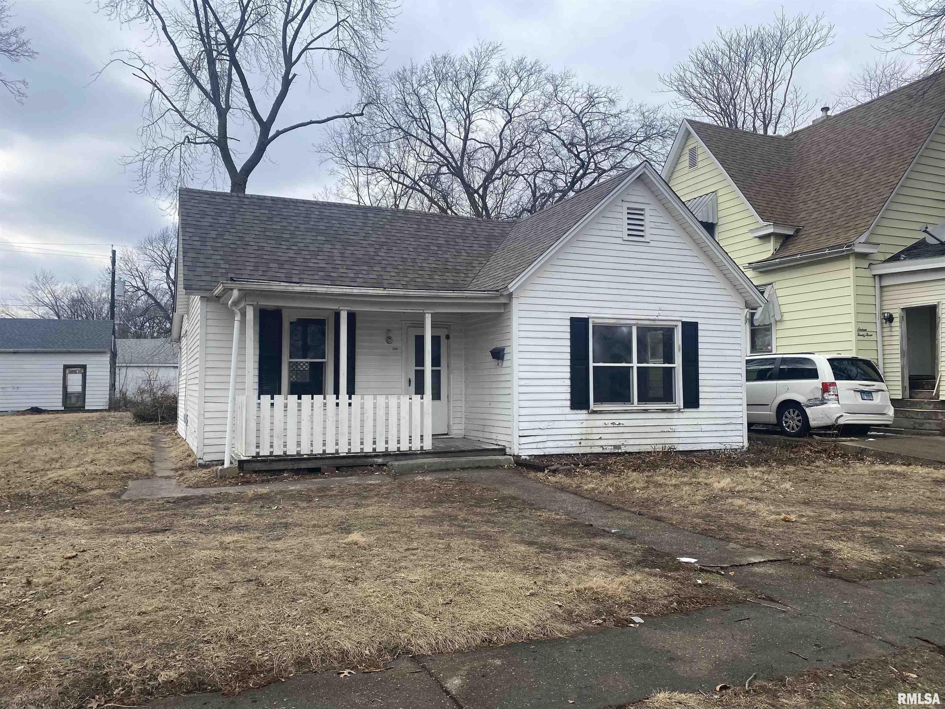 1629 South 16th Street Springfield, IL 62703 - Photo 1 of 33
