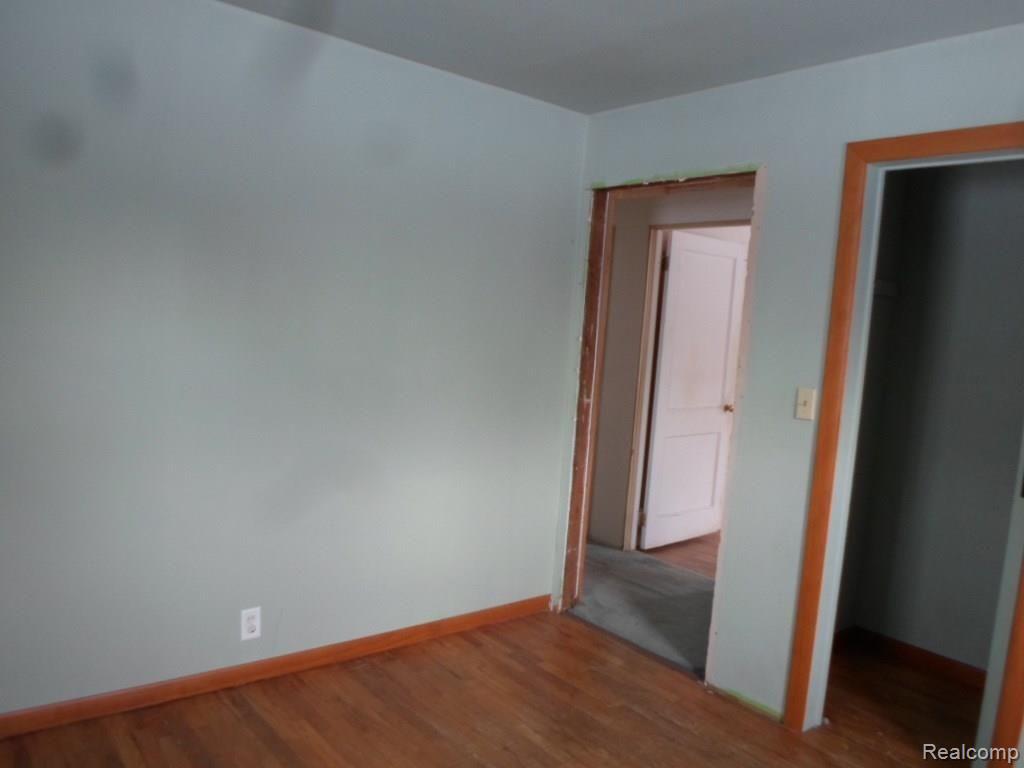 2397 Belsay Road Burton, MI 48519 - Photo 30 of 33 SAM_3159.jpg