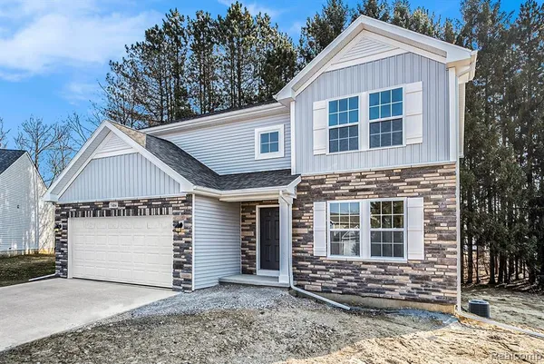$399,900 | 2112 Stillwater Drive, Davison, MI 48423