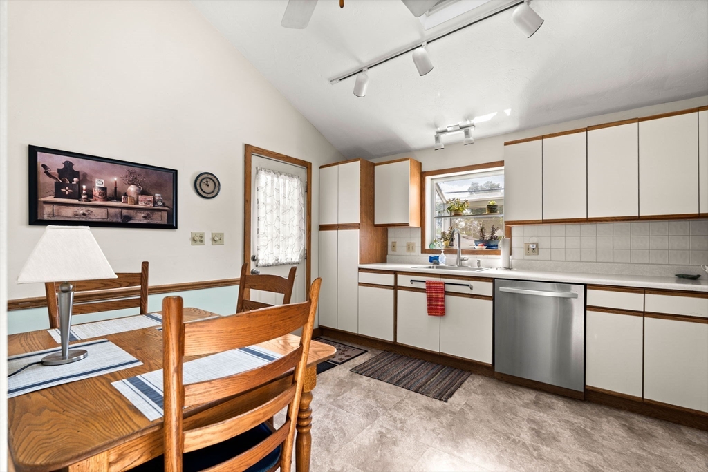 905 Riverside Drive Methuen, MA 01844 - Photo 9 of 35 Gallery Image 9