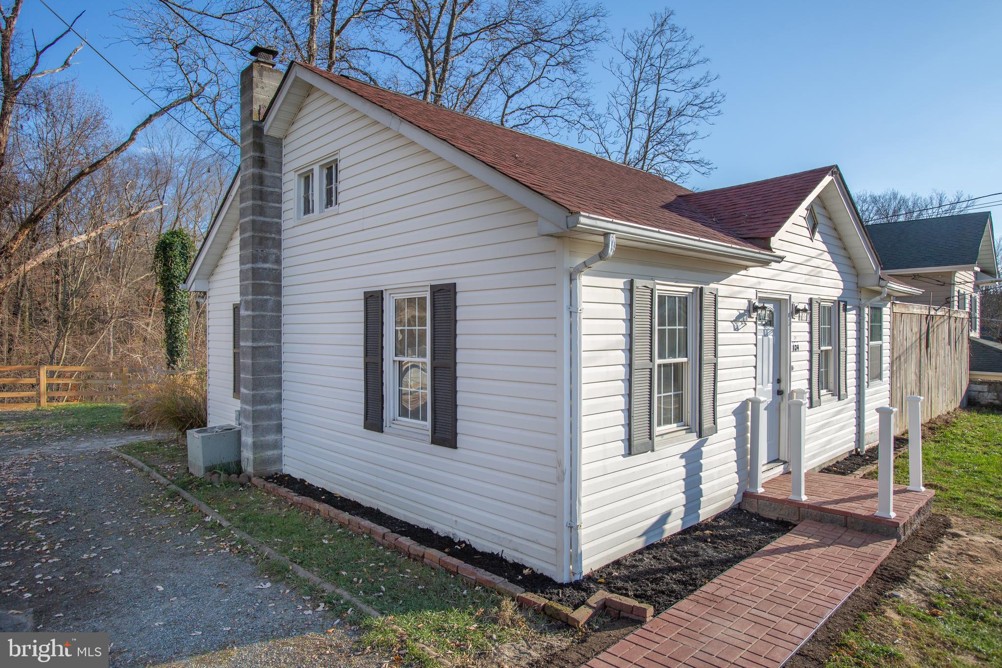 154 Truslow Road Fredericksburg, VA 22405 - Photo 3 of 36 Gallery Image 3