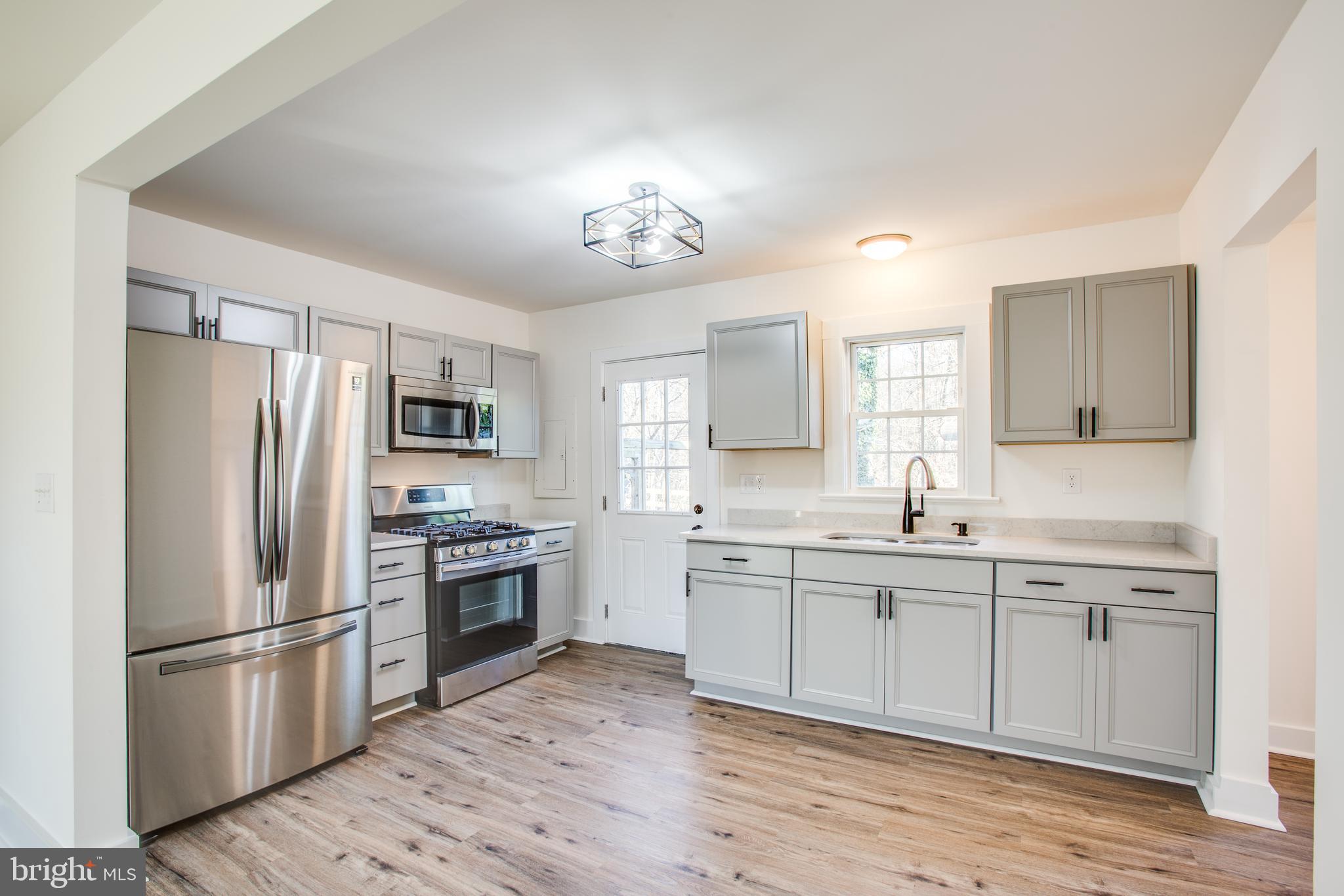 154 Truslow Road Fredericksburg, VA 22405 - Photo 10 of 36 Gallery Image 10