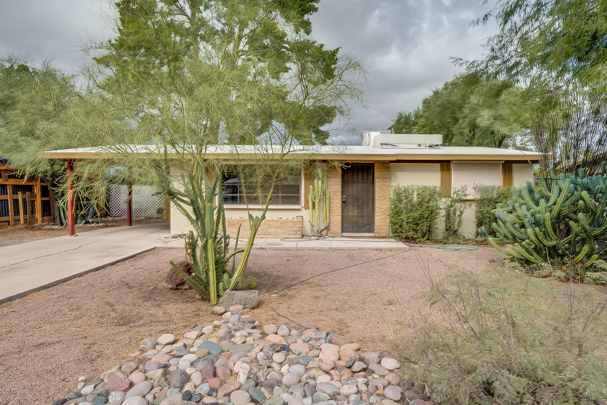 4143 East Spring Street Tucson, AZ 85712 - Photo 2 of 30 Gallery Image 2
