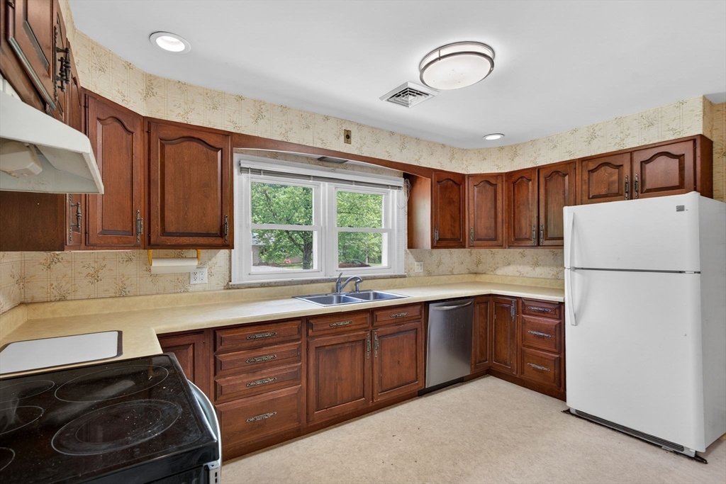 61 Harvard Road Shirley, MA 01464 - Photo 10 of 27 Gallery Image 10