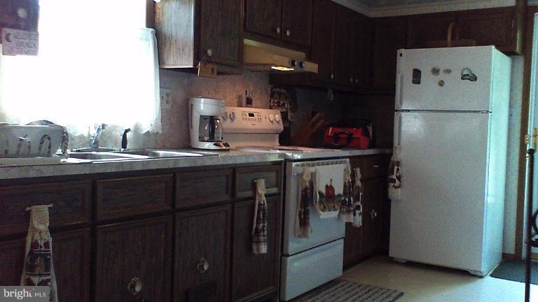 19 Walnut Grove Road Charles Town, WV 25414 - Photo 17 of 22 Kitchen
