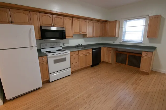 $2,900 | 103 Essex Street, Unit 1, Saugus, MA 01906