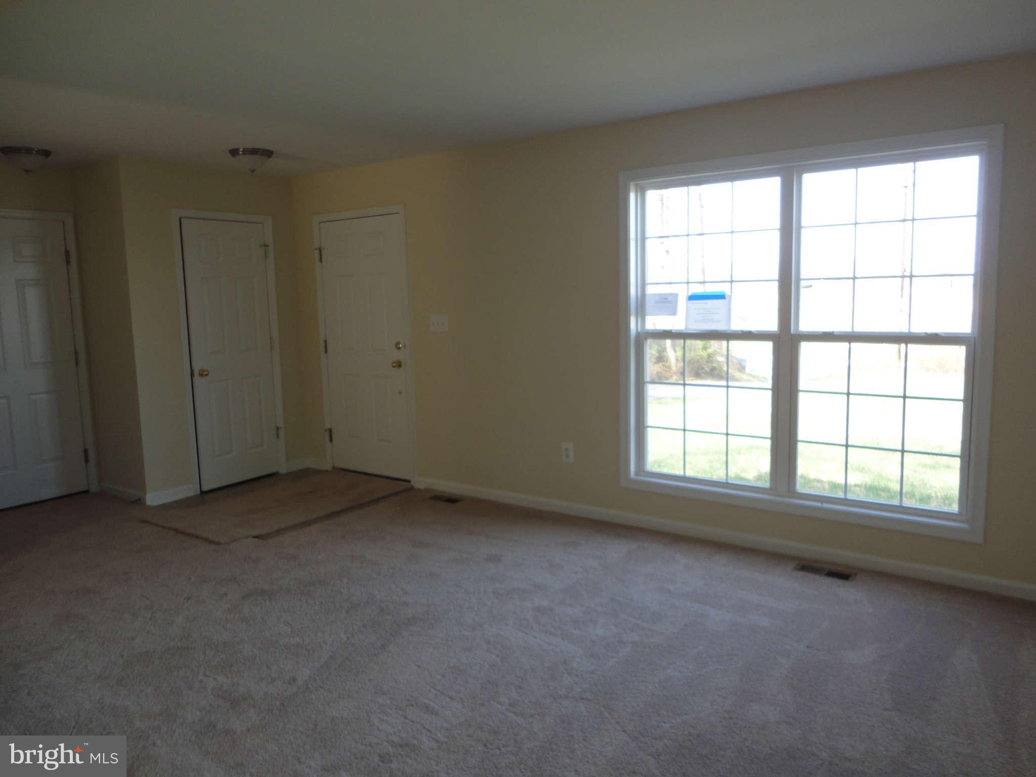 9927 Liberty Road Randallstown, MD 21133 - Photo 5 of 26 Living Room