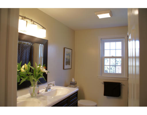 8 South Rindge Avenue Lexington, MA 02420 - Photo 8 of 20 Gallery Image 8