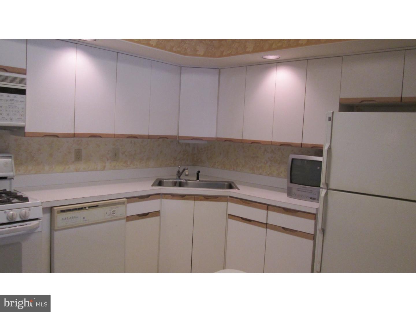 2015 Welsh Road, Unit 71 Philadelphia, PA 19115 - Photo 2 of 22 Kitchen