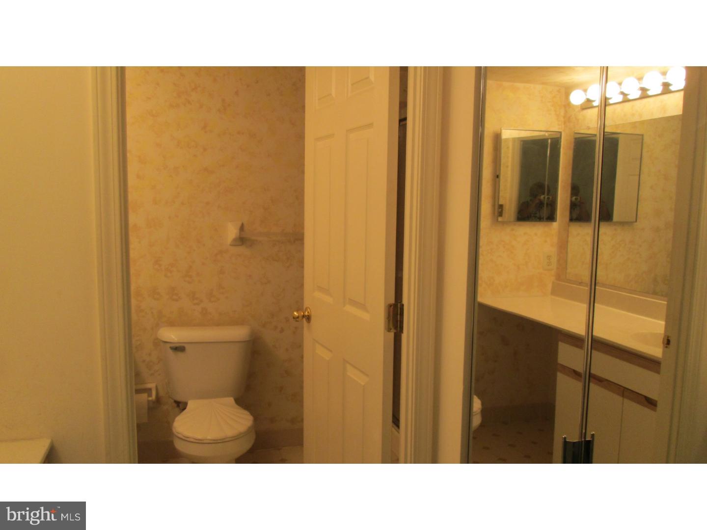 2015 Welsh Road, Unit 71 Philadelphia, PA 19115 - Photo 12 of 22 Bathroom