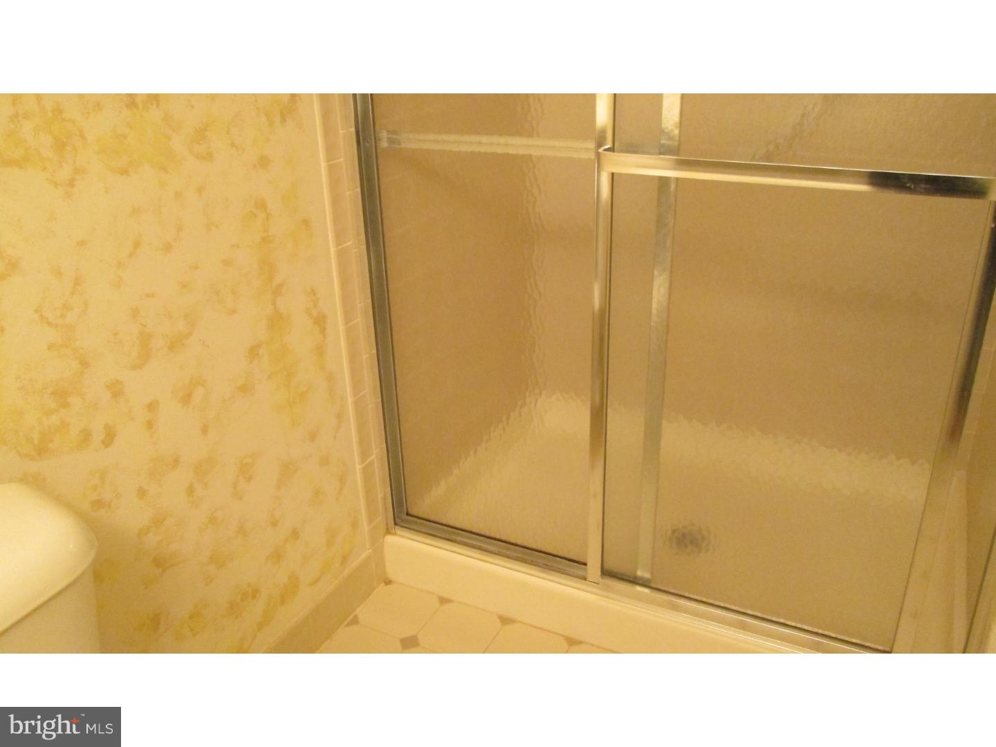 2015 Welsh Road, Unit 71 Philadelphia, PA 19115 - Photo 13 of 22 Bathroom