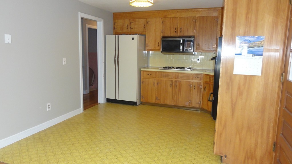 2 Lantern Lane Burlington, MA 01803 - Photo 5 of 19