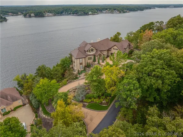 $4,895,000 | 582 Cedar Crest Drive, Lake Ozark, MO 65049