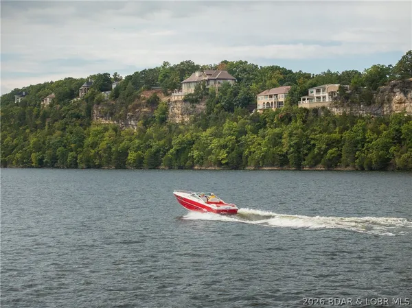 $4,895,000 | 582 Cedar Crest Drive, Lake Ozark, MO 65049