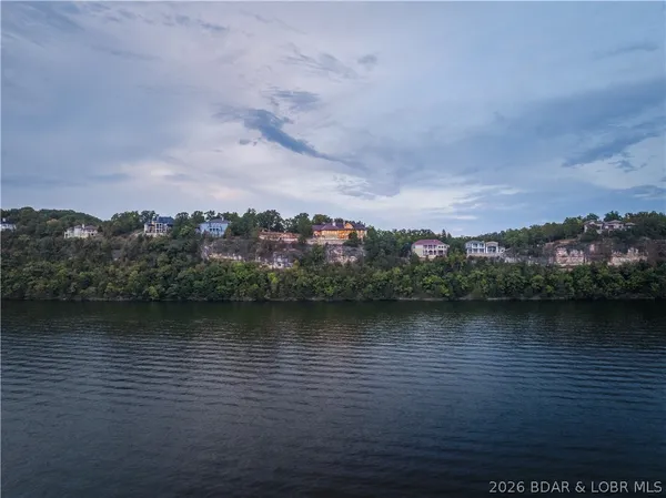$4,895,000 | 582 Cedar Crest Drive, Lake Ozark, MO 65049