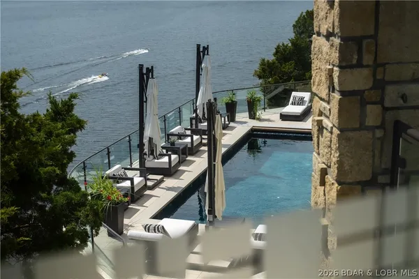 $4,895,000 | 582 Cedar Crest Drive, Lake Ozark, MO 65049