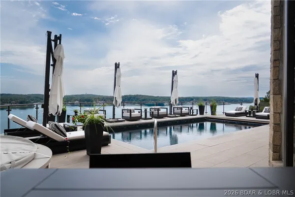 $4,895,000 | 582 Cedar Crest Drive, Lake Ozark, MO 65049