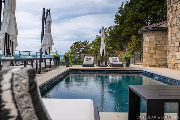 $4,895,000 | 582 Cedar Crest Drive, Lake Ozark, MO 65049
